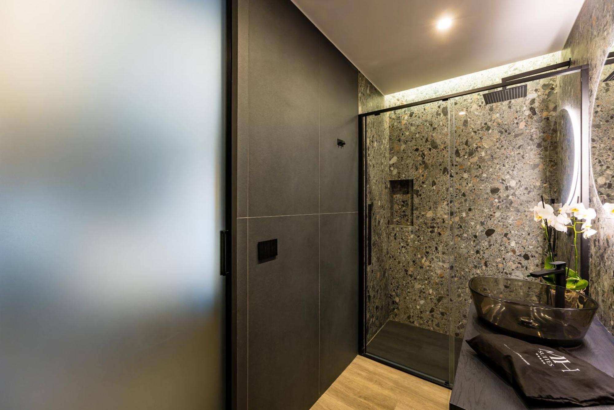 Mh Suites Plebiscito Napels Buitenkant foto