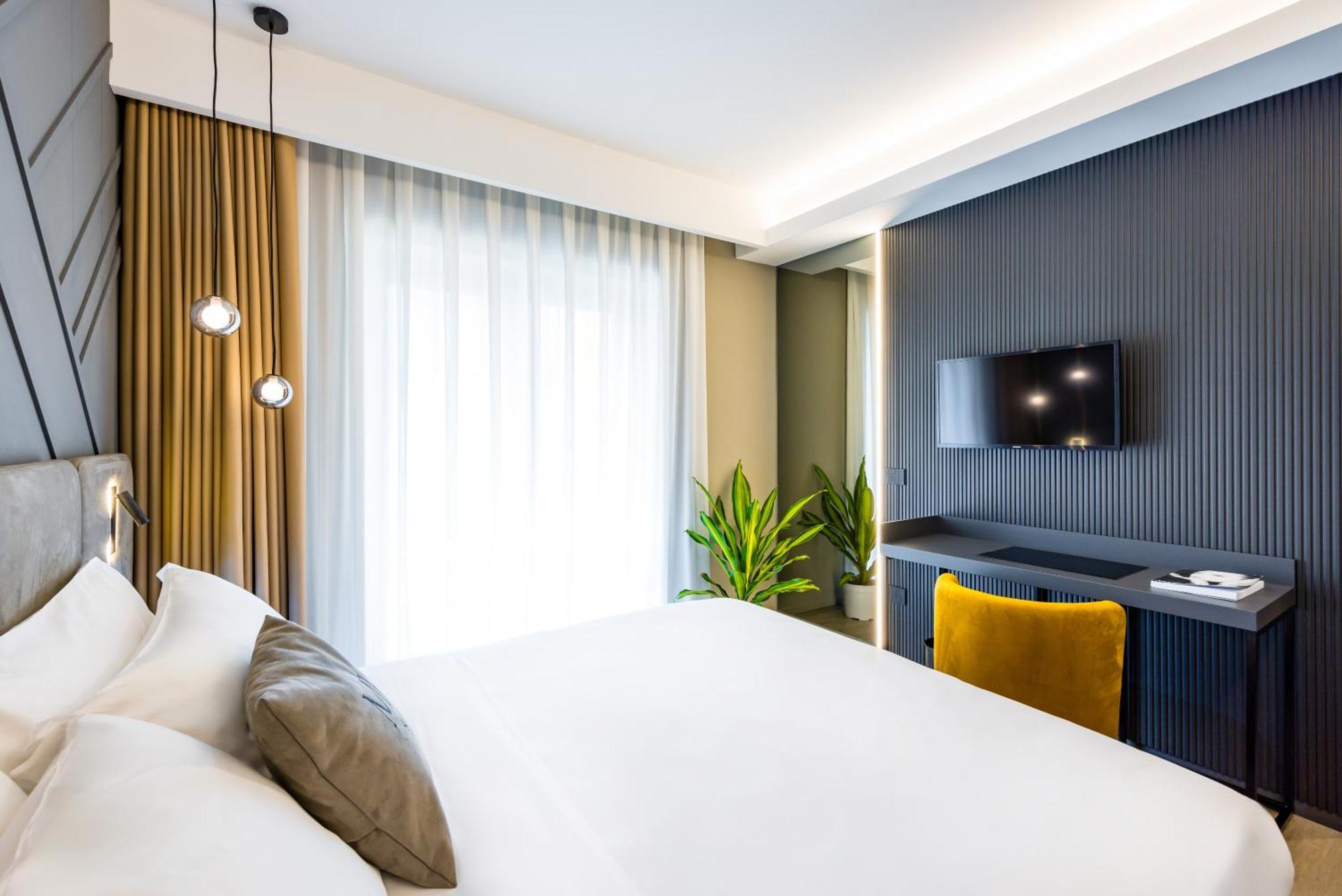 Mh Suites Plebiscito Napels Buitenkant foto