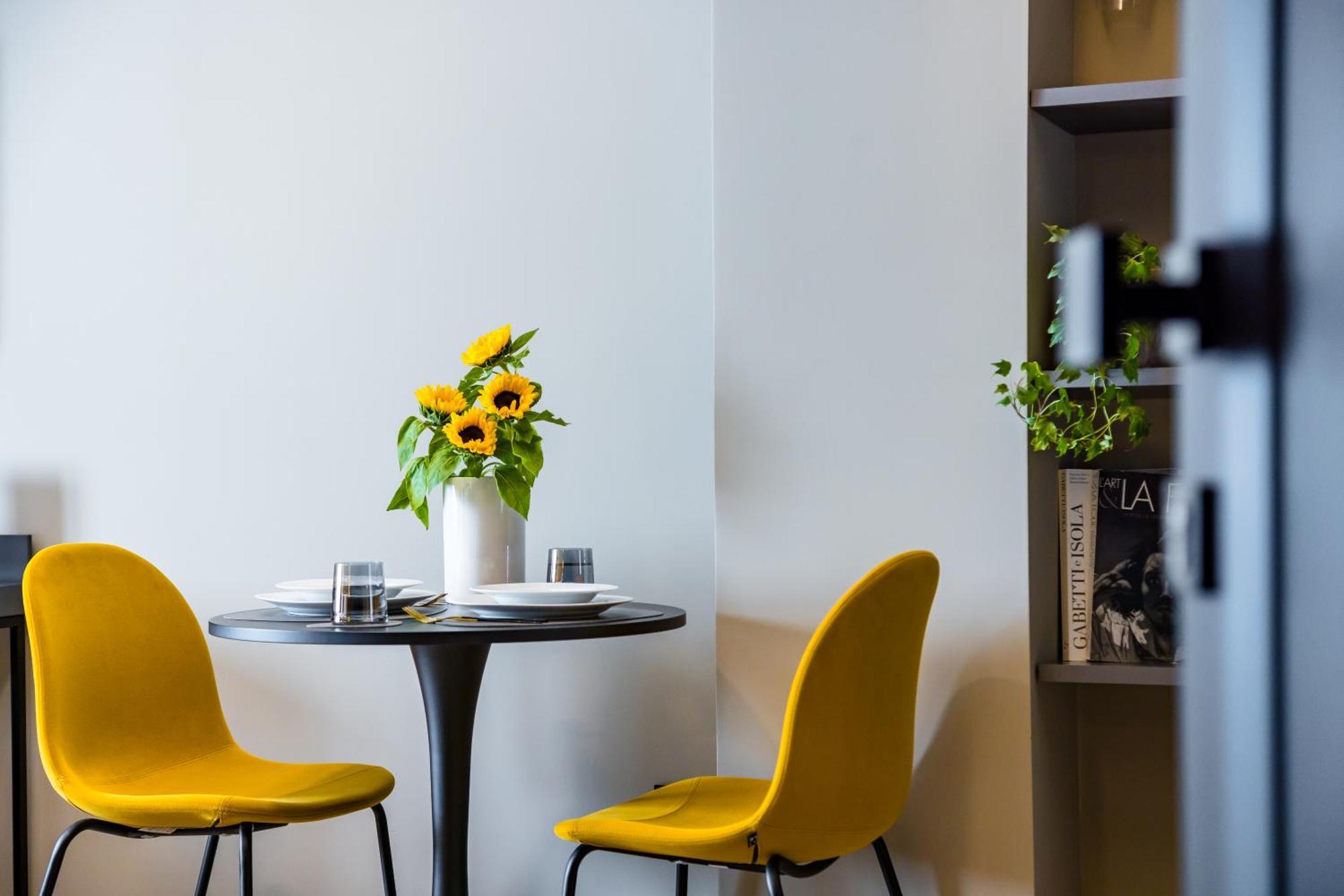 Mh Suites Plebiscito Napels Buitenkant foto