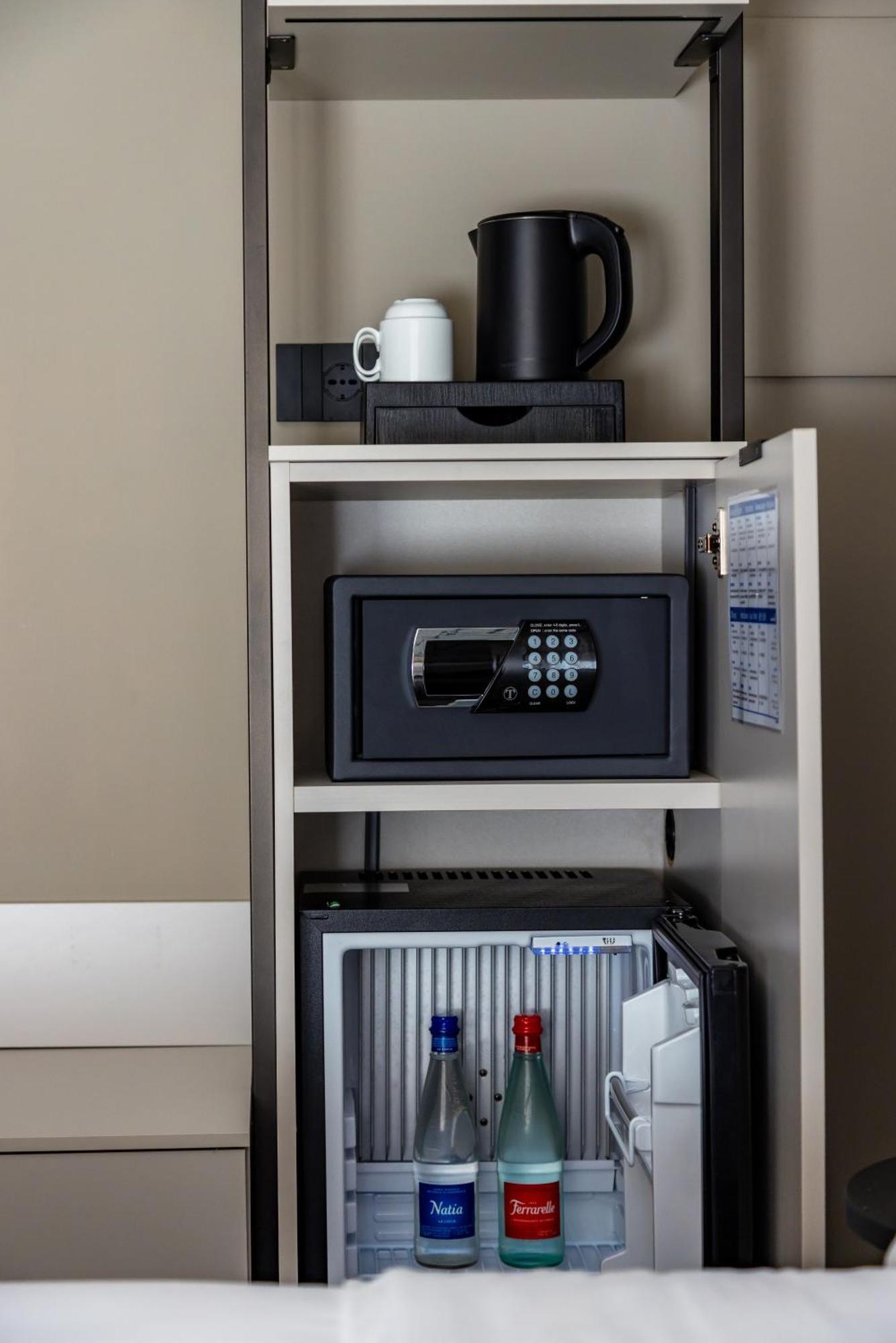 Mh Suites Plebiscito Napels Buitenkant foto