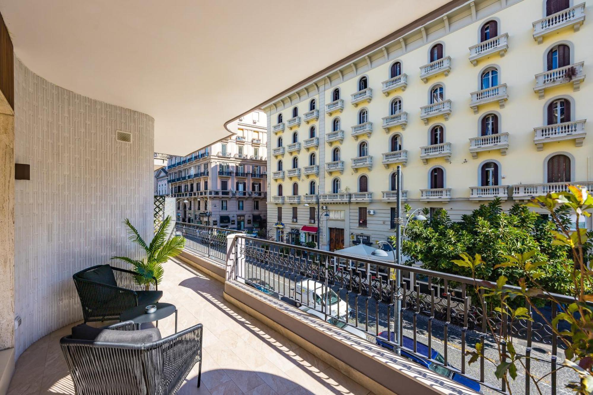 Mh Suites Plebiscito Napels Buitenkant foto